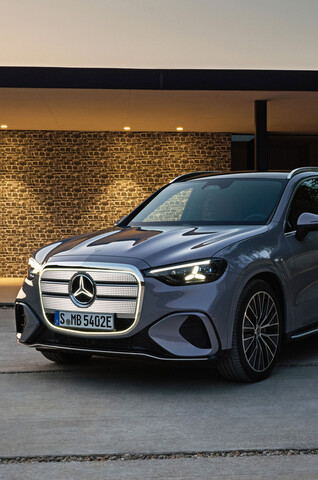 Mercedes-Benz GLC EQ Mercedes-Benz GLC EQ in silber, Detailaufnahme Frontgrill