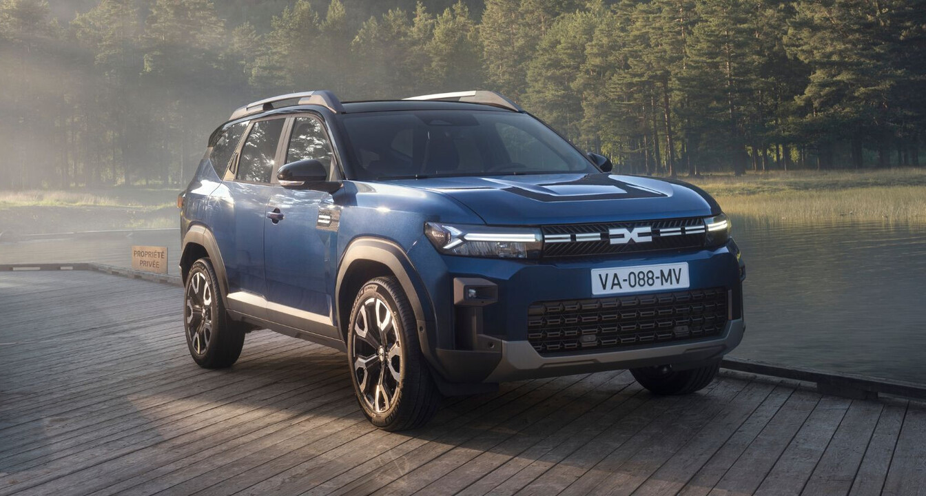 Dacia Bigster in blau, Frontansicht
