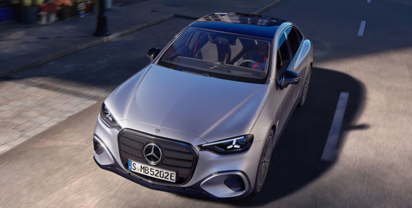 Mercedes-Benz C-Klasse elektrisch in siber von oben