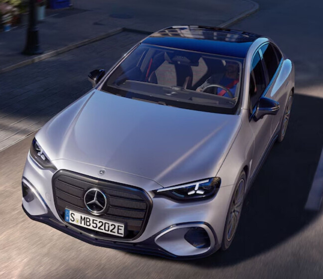Mercedes-Benz C-Klasse elektrisch Mercedes-Benz C-Klasse elektrisch in siber von oben