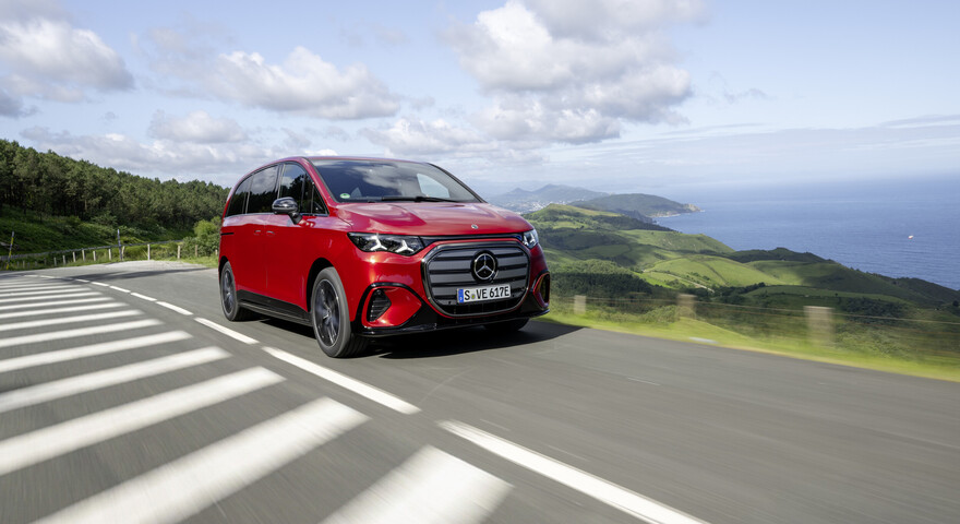 Mercedes-Benz VLE in rot, Frontansicht