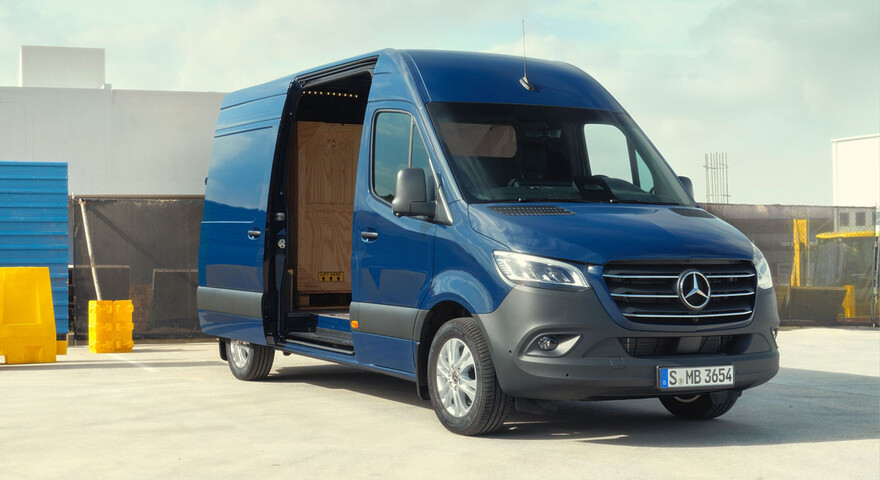 Mercedes-Benz Sprinter in blau - Logistik & Transport