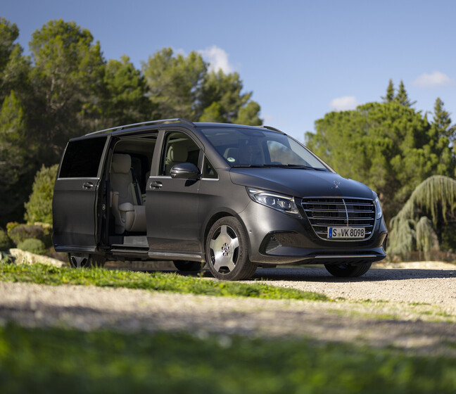 Mercedes-Benz V-Klasse Mercedes-Benz V-Klasse in schwarz, Frontansicht