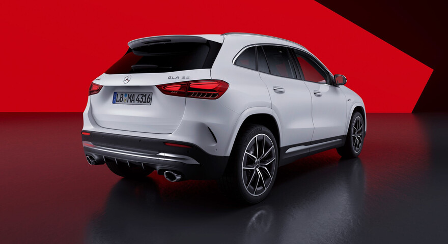 Mercedes-Benz GLA in weiß, Heckansicht