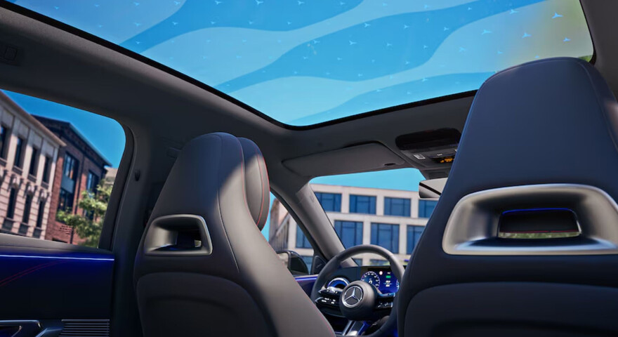 Mercedes-Benz C-Klasse elektrisch Innenraum mit Panoramadach