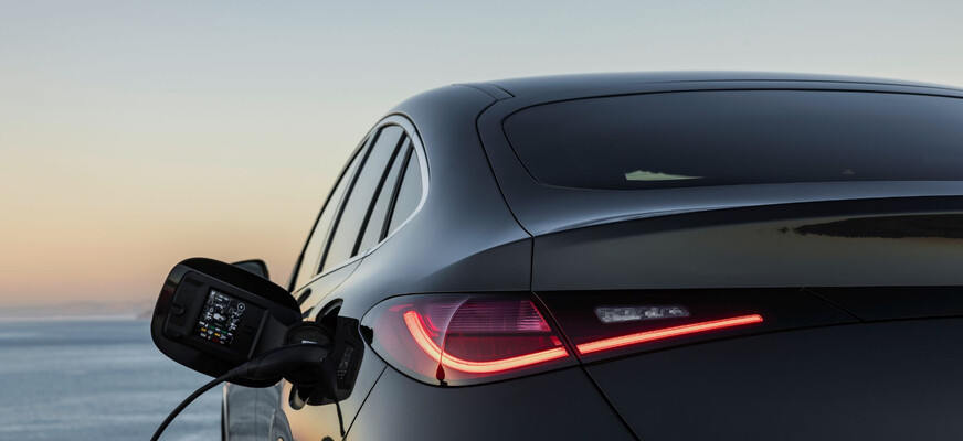 Mercedes-Benz GLC Mercedes-Benz GLC Plug-in Hybrid beim Laden