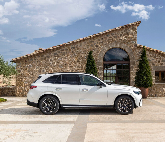 Mercedes-Benz GLC SUV in weiß