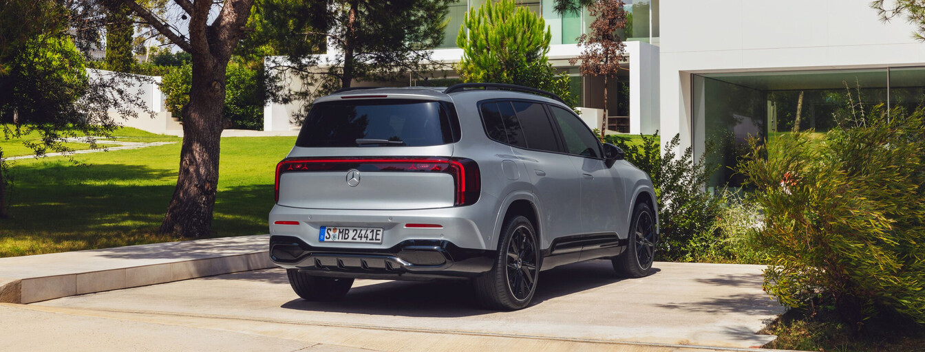 Mercedes-Benz GLB EQ in silber, Heckansicht