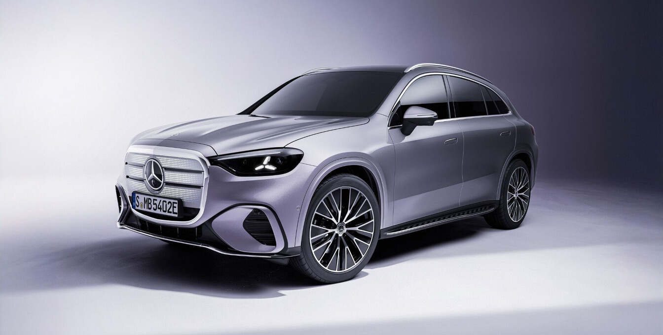 Mercedes-Benz GLC EQ in silber, Seitenansicht