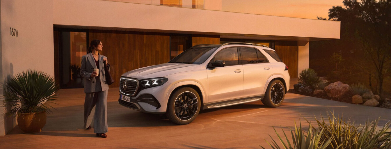 Mercedes-Benz GLE SUV in weiß, Seitenansicht
