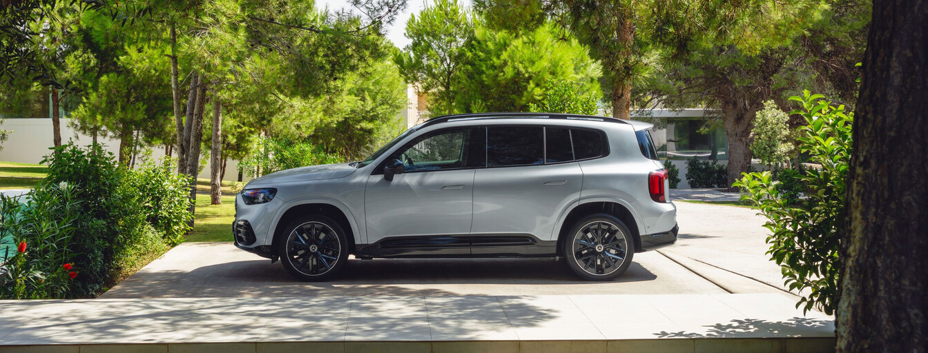 Mercedes-Benz GLB EQ in silber, Seitenansicht