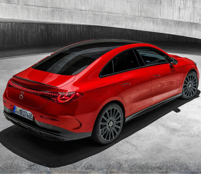 Mercedes-Benz CLA EQ Mercedes-Benz CLA EQ in rot, Heckansicht