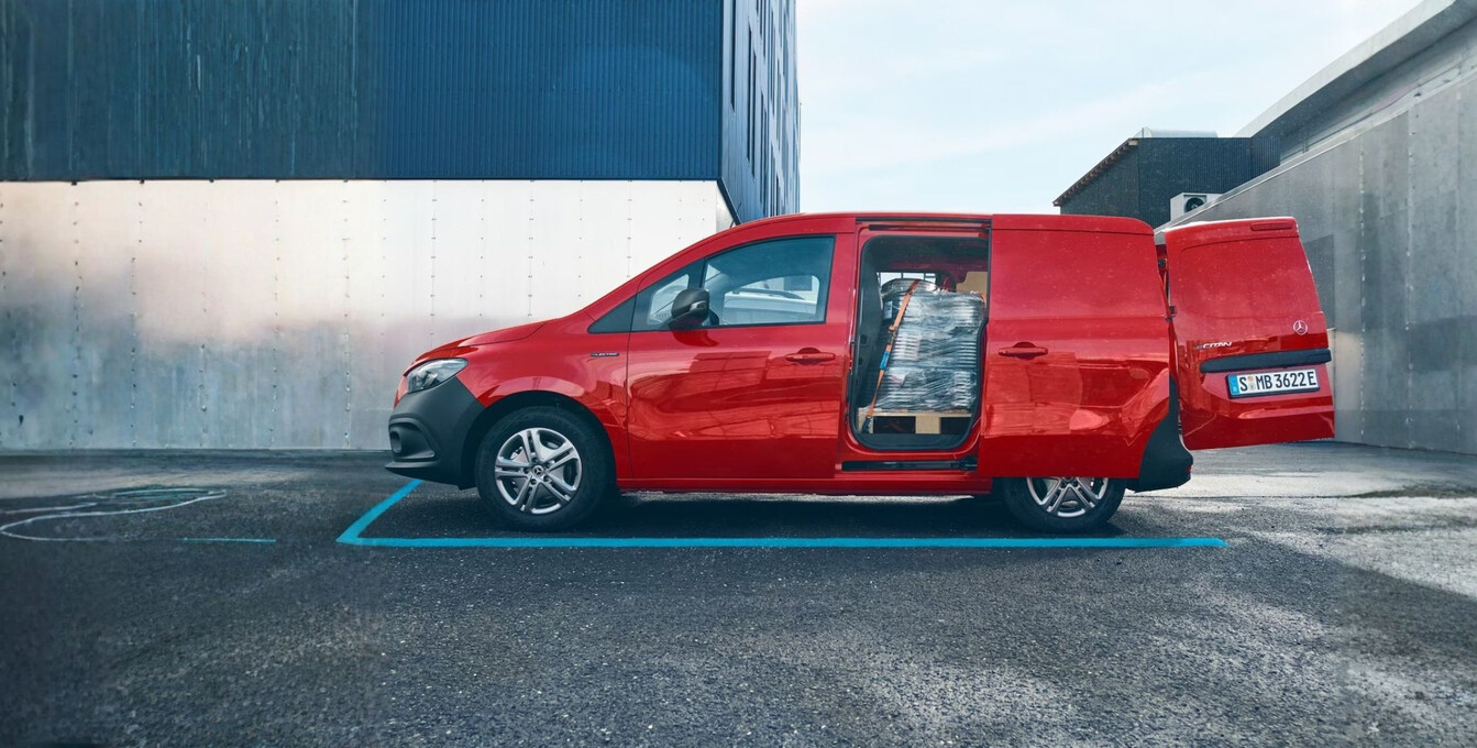 Mercedes-Benz Citan in rot, Seitenansicht