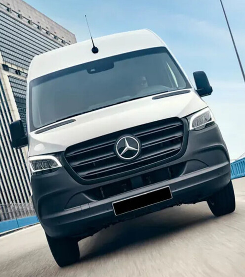 Mercedes-Benz Sprinter Mercedes-Benz Sprinter in weiß, Frontansicht