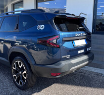 Übergabe Dacia Bigster an Buonomemes Dacia Bigster Buonomemes, Heckansicht