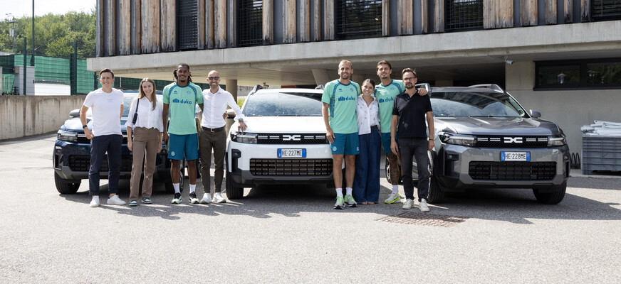 Consegna di 3 Dacia Bigster Consegna di 3 Dacia Bigster al FC Südtirol