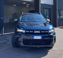 Übergabe Dacia Bigster an Buonomemes Übergabe Dacia Bigster an Buonomemes; Frontansicht